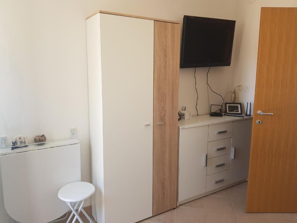 Small Studio Mali Lošinj Esterno foto